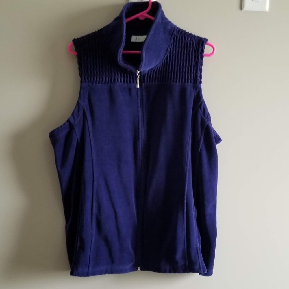 d&co. Active wear Warm Up faux velvet vest